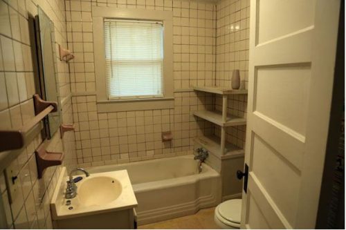 “Cải tạo phòng tắm nhỏ không hề khó, với những mẹo cứu đắc áp dụng thông minh để tận dụng được không gian, bạn sẽ có thể sáng tạo ra một phòng tắm đẹp, tiện nghi và cực kỳ sang trọng. Hãy đến với chúng tôi để biết thêm chi tiết!”